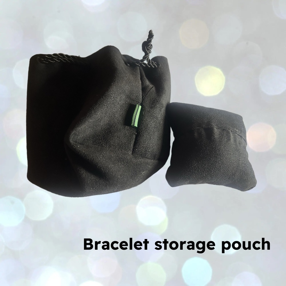 👍*GUC* UNKNOWN | 2 items | Classic Soft Black bracelet pouch & cushion